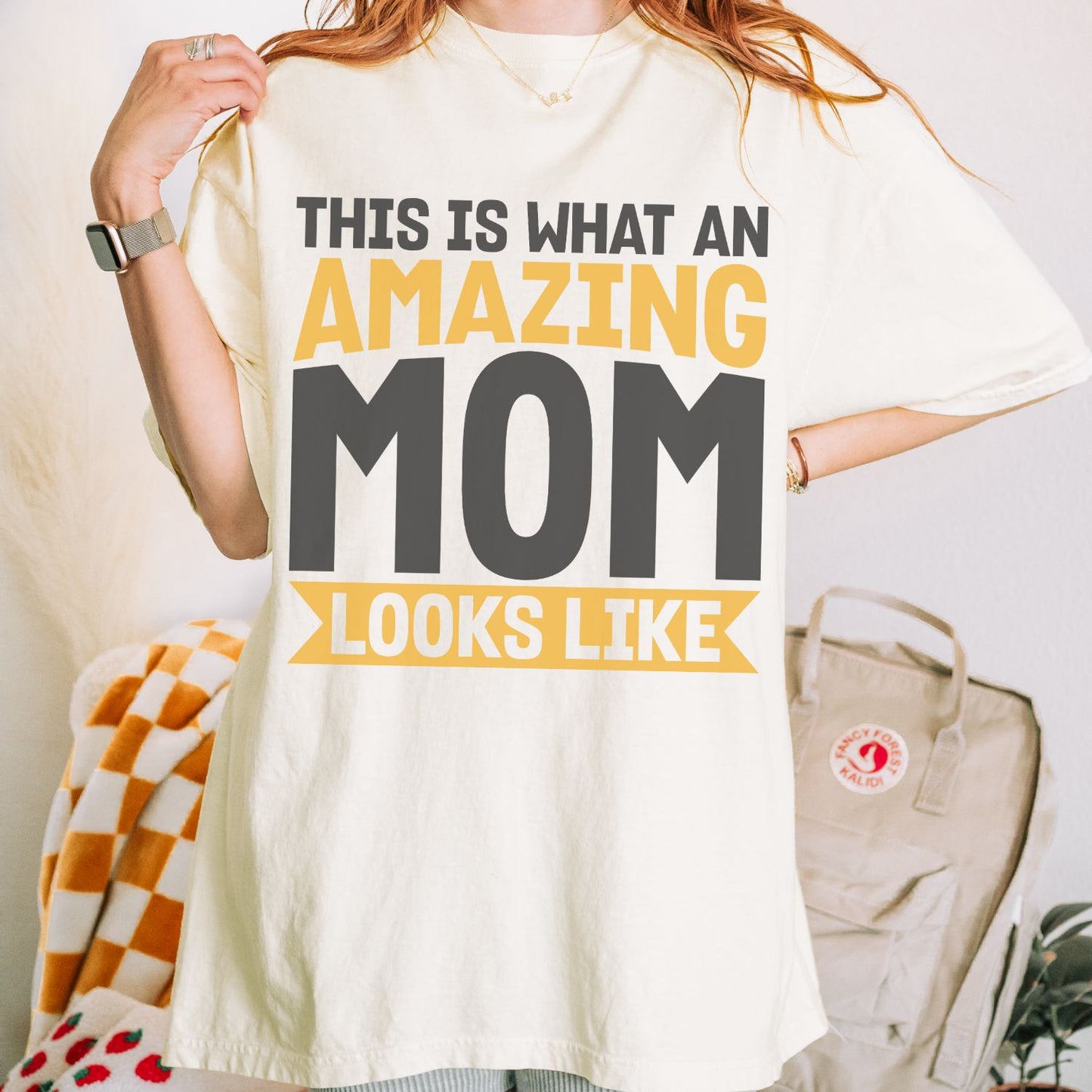 This Is What An Amazing Mom Looks Like T-Shirt