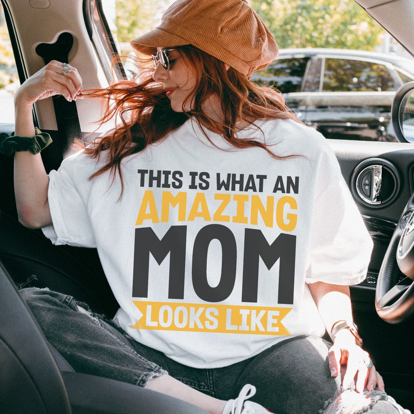 This Is What An Amazing Mom Looks Like T-Shirt