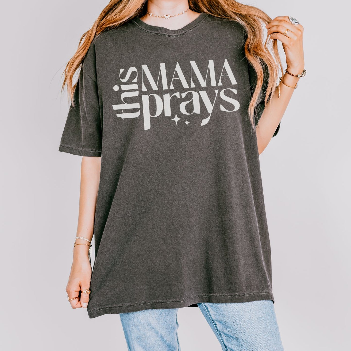 This Mama Prays T-Shirt