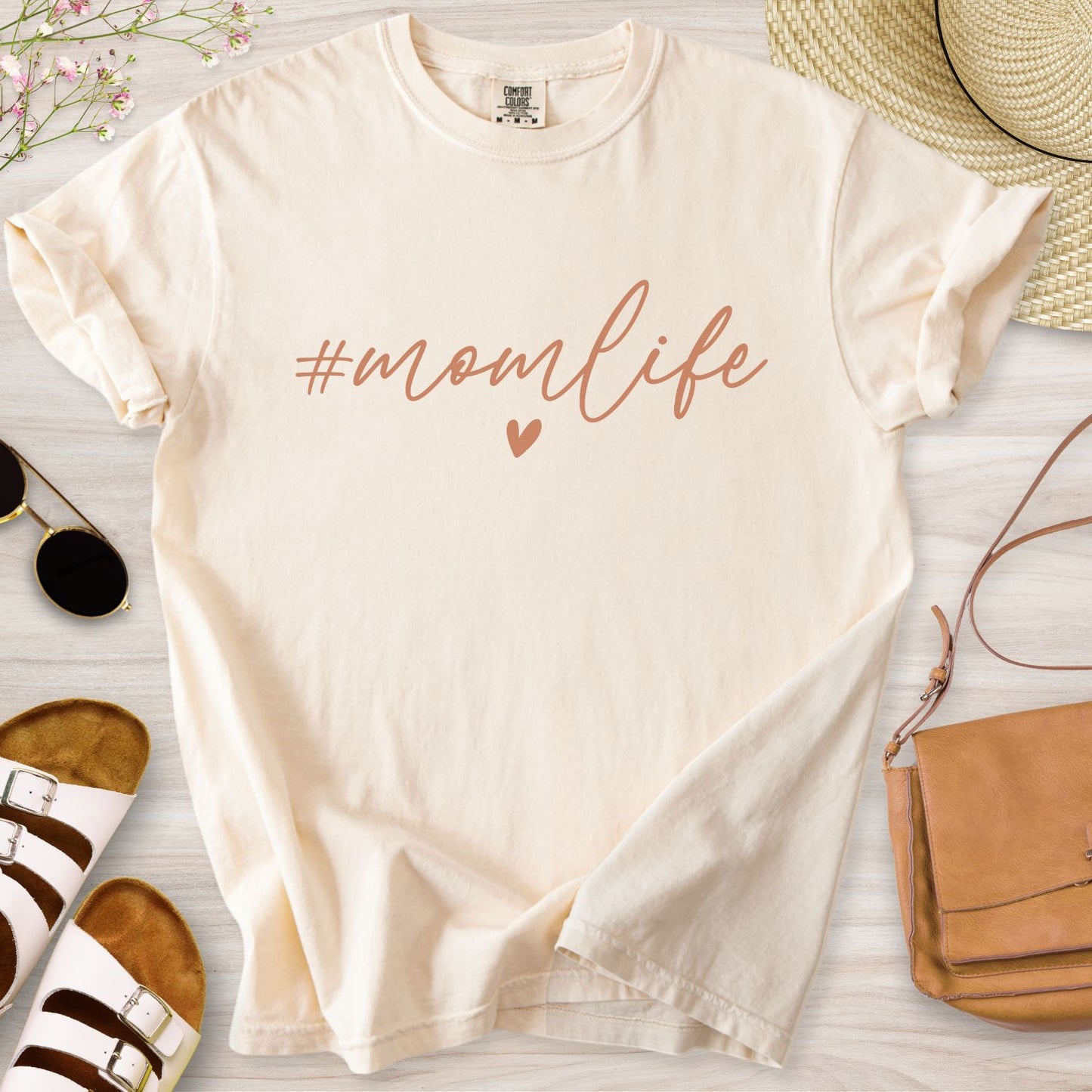 #Momlife T-Shirt