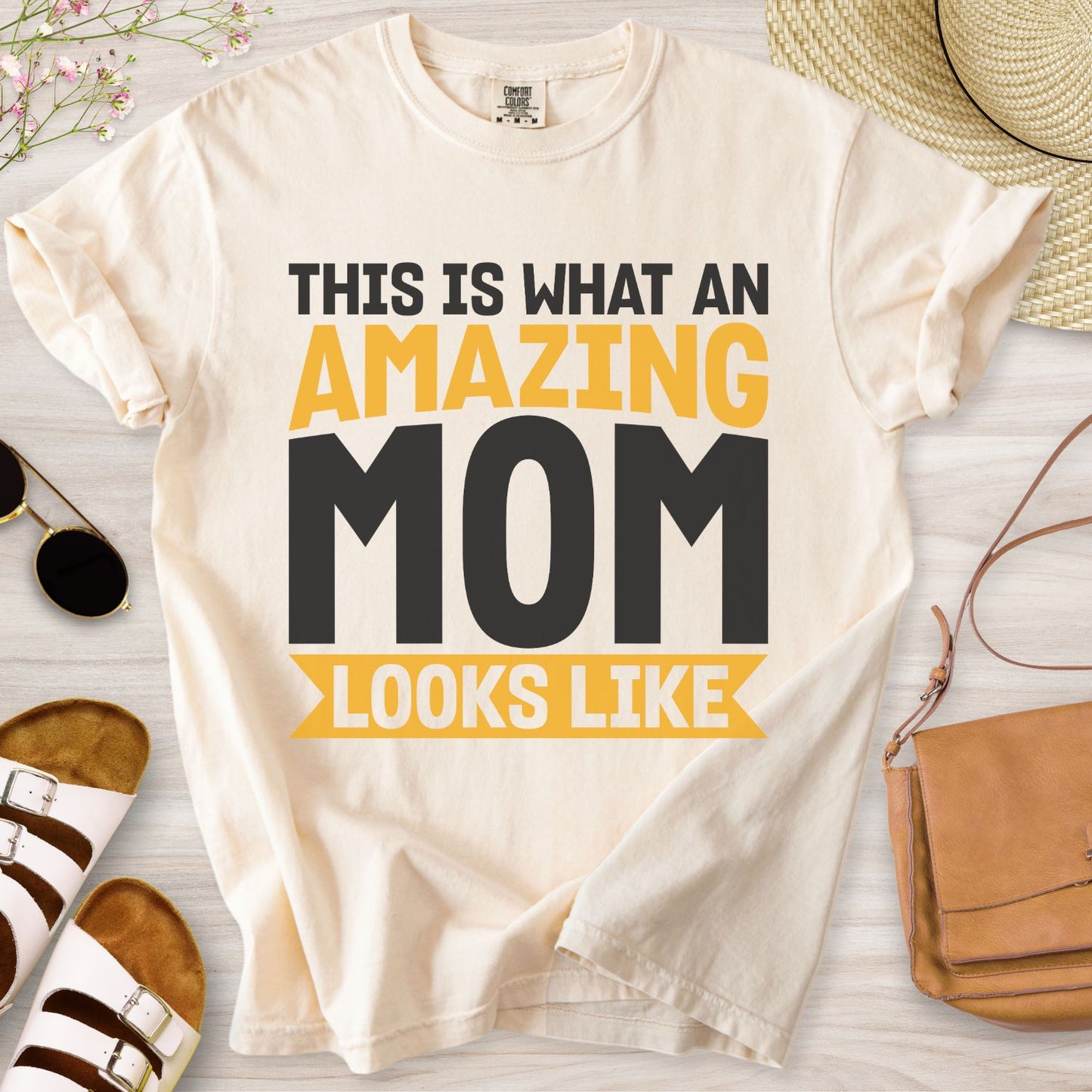 This Is What An Amazing Mom Looks Like T-Shirt