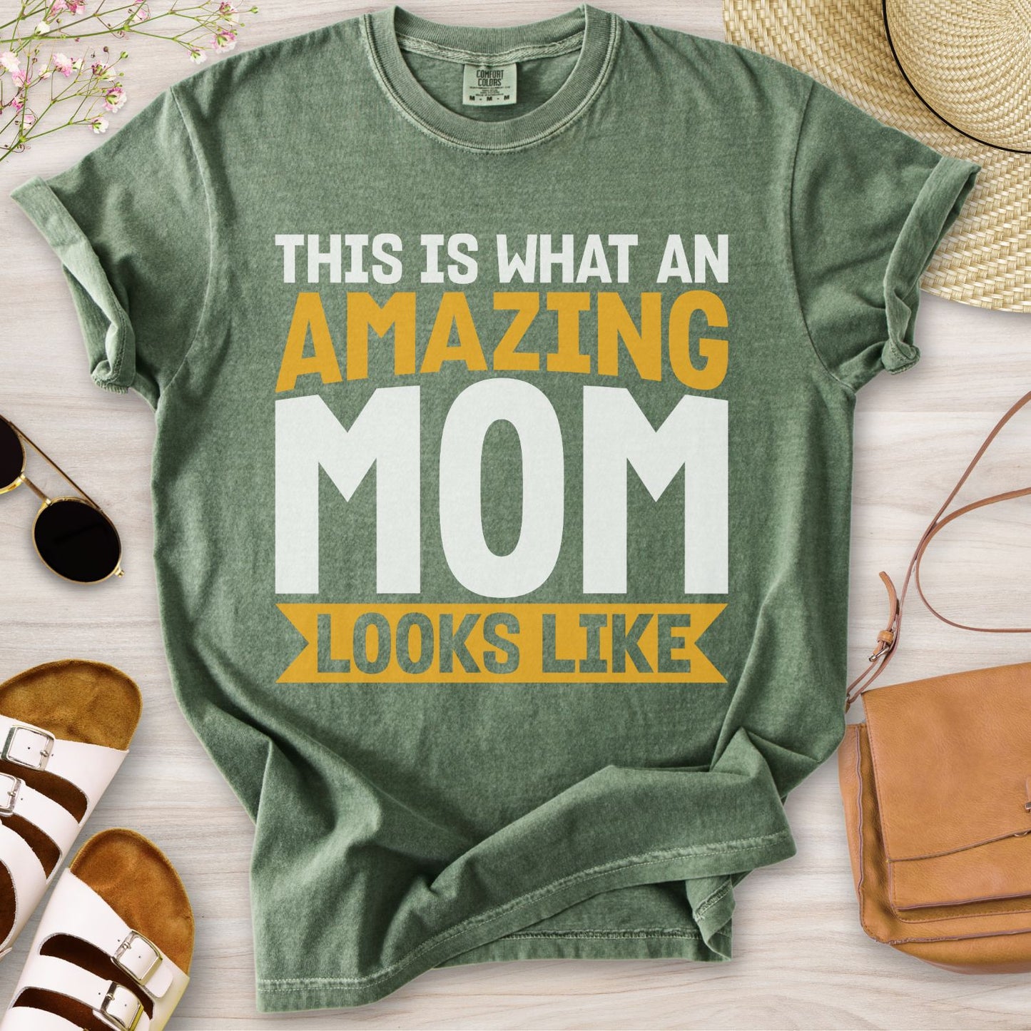 This Is What An Amazing Mom Looks Like T-Shirt