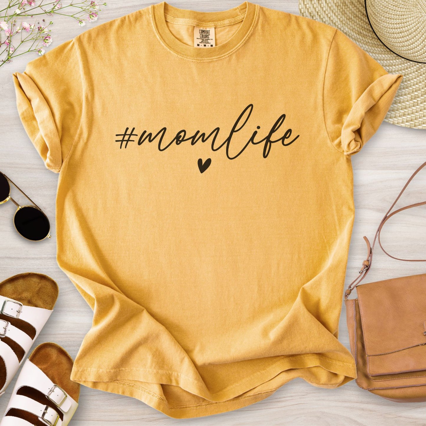 #Momlife T-Shirt